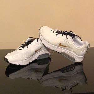 Nike Air Max 200 Men’s Size 9.5
